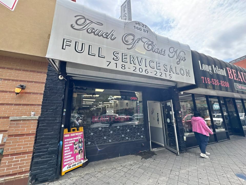 BEAUTY SALON FOR SALE IN DOWNTOWN JAMAICA
